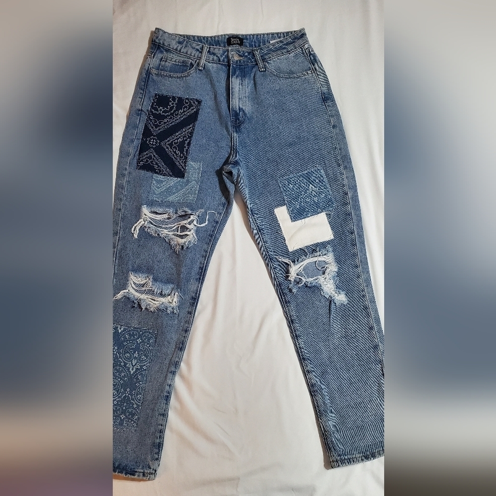 Patchwork Distressed Jeans By Simple Society. Sz 7x28